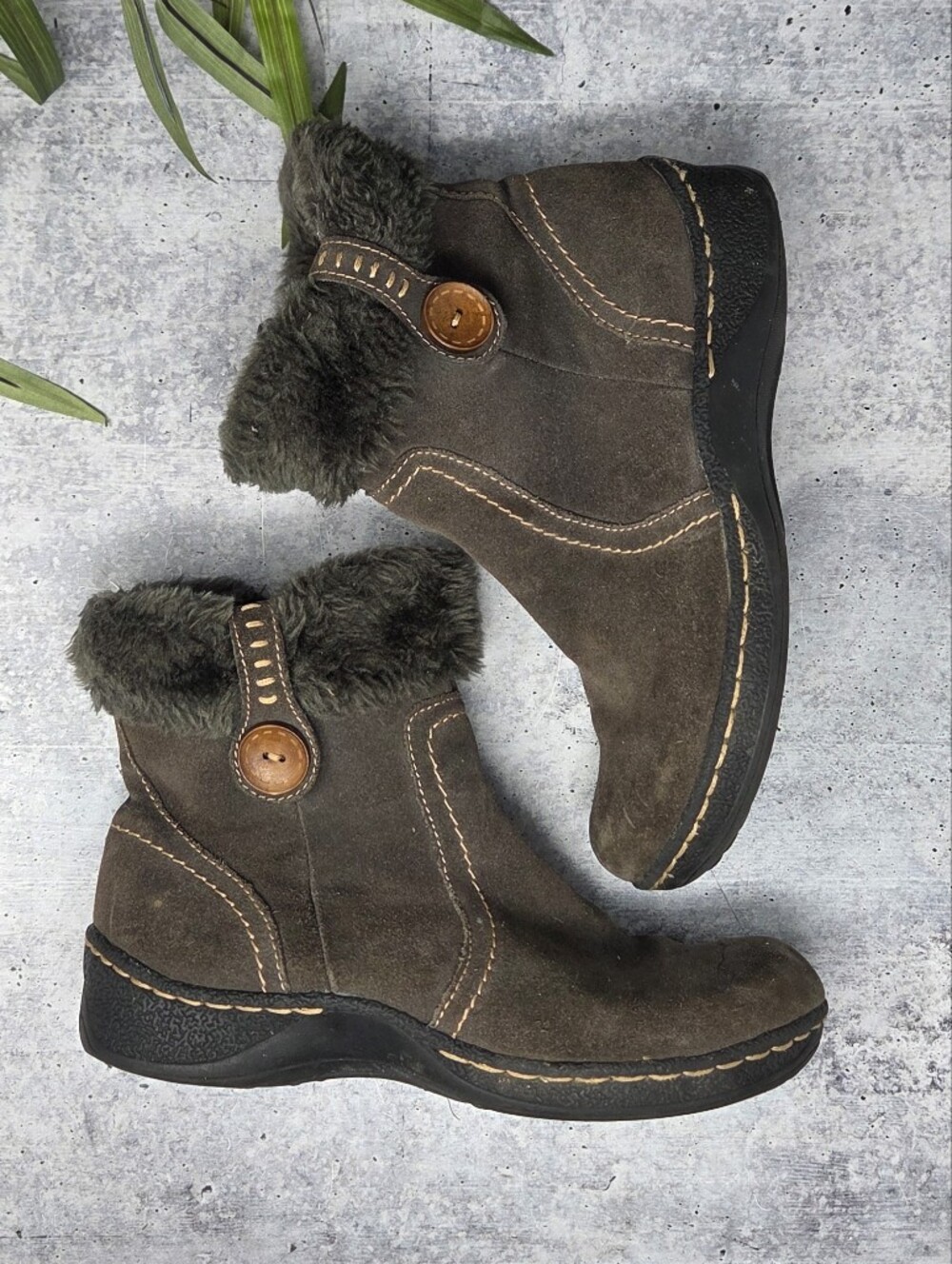 Bare Traps Elexa Brown Suede Faux Fur Lined Flat Booties Size 7.5 Winter Cozy